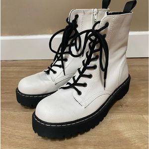 Sincerely Jules leather Harley white combat boots size 8.5 NWOT